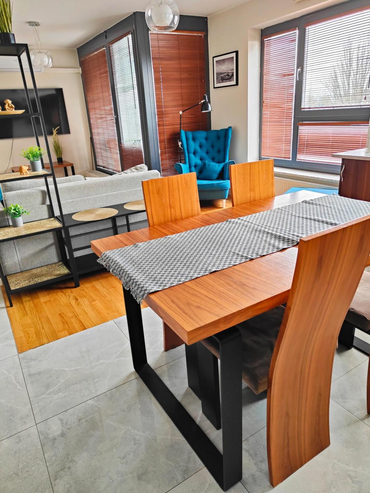Wola Park Apartament - Klimatyzacja, Metro Ulrychow, Garaz-gratis Lägenhet *