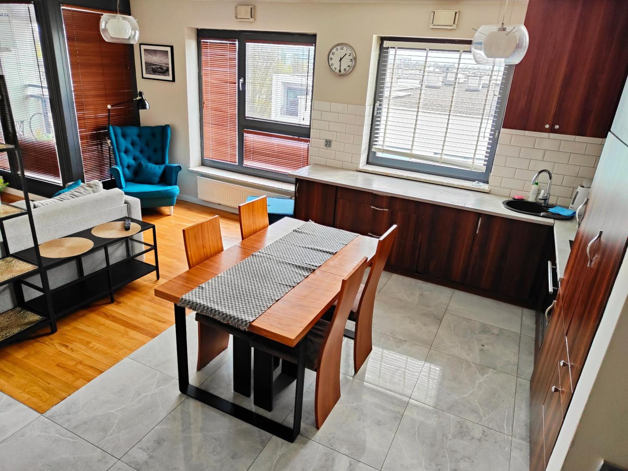 Wola Park Apartament - Klimatyzacja, Metro Ulrychow, Garaz-gratis Warsaw